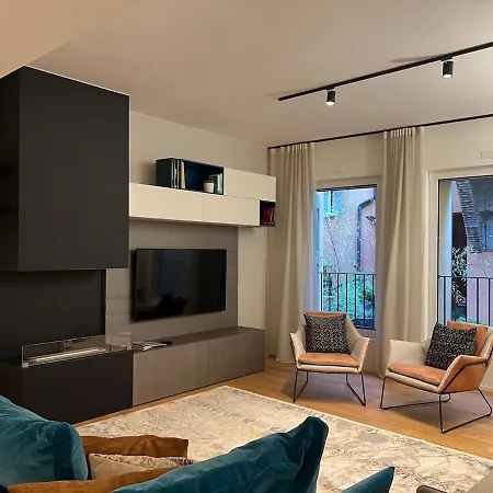 Design In The Old Town Apartment *