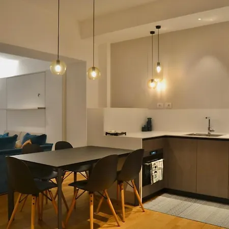 Apartment Design In The Old Town Bologna