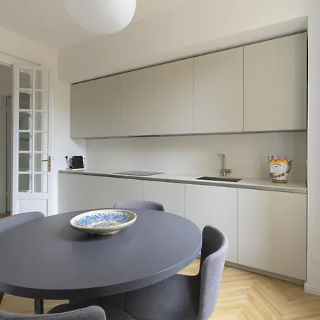Design In The Old Town Apartment Bologna