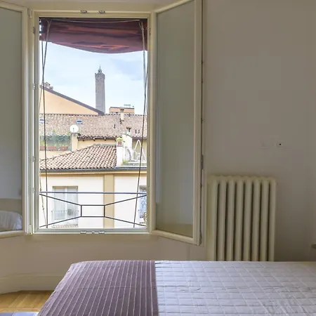 Apartment Design In The Old Town Bologna