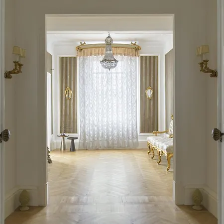 Design In The Old Town Apartment