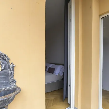 Apartament Design In The Old Town *