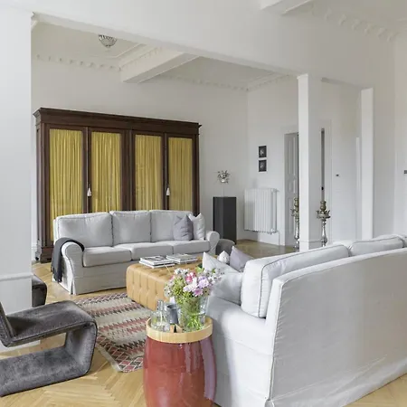 Apartment Design In The Old Town Bologna